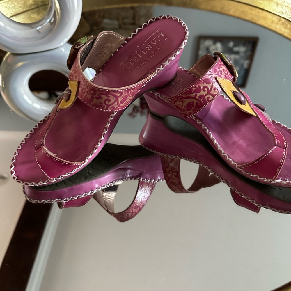 Gorgeous all genuine leather sandals! - Picture 2 of 5
